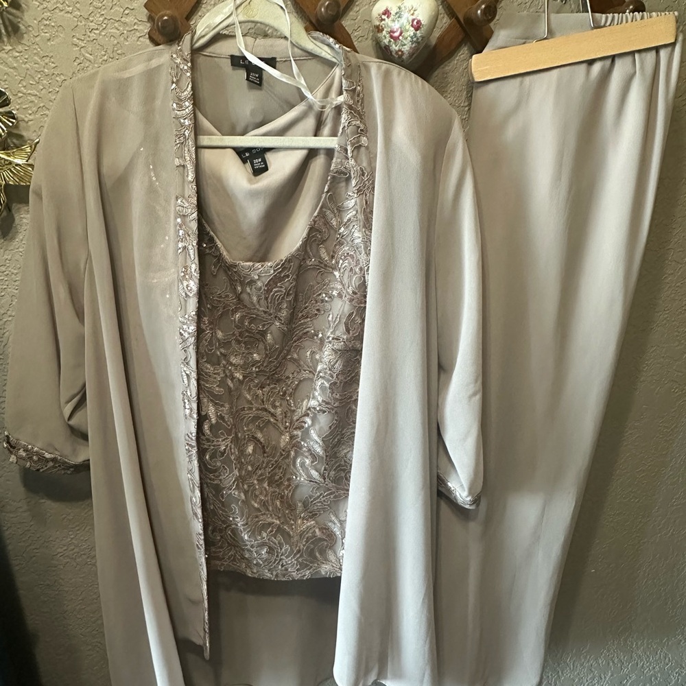 Elegant Beige Women's Pants & Jumpsuit Set